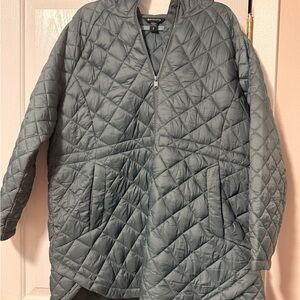 Athleta whisper featherless puffer 1X plus Tall sized coat Eden  color